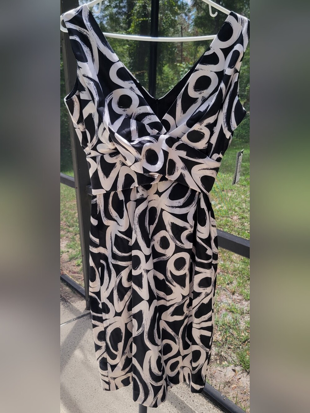 Metaphor Dress 8 NWT $100 Black Ivory Abstract Empire Waist Made USA Sears